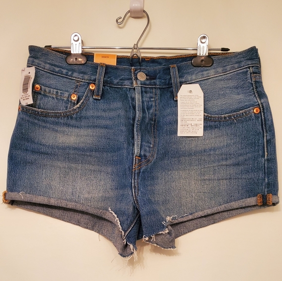 Shorts - Picture 2 of 4